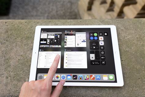Multitasking features available on iPads