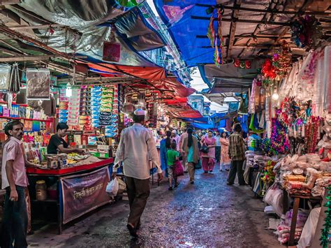 Mumbai Markets Tour: Is This Guided Walking Tour Worth it?