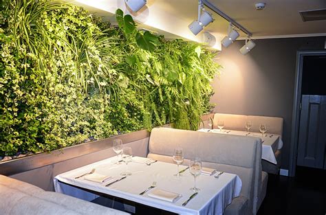 Mur Vegetal Restaurant