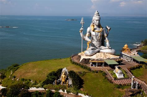 Murudeshwar Temple Surfing