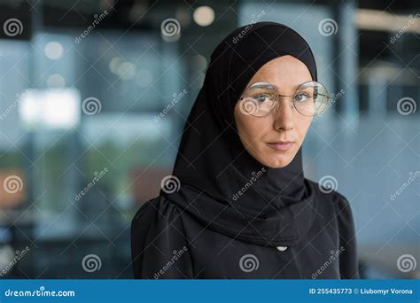 Muslim Woman with Twibbon