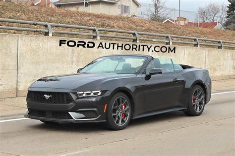 Mustang Convertible Black
