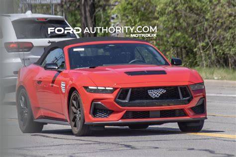 Mustang Convertible Red