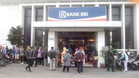 Ngantri di Bank BRI
