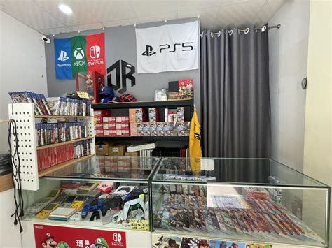 NPC Follow Script | Roblox Studio - Pastebin.com