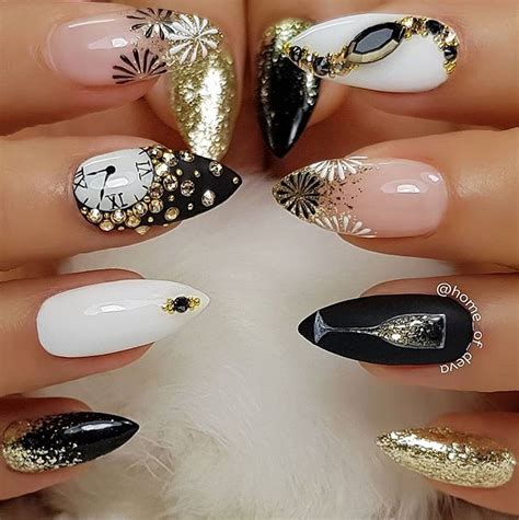 Nail Art Designs For New Years Simple