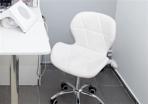 Nail Tech Chair Rental
