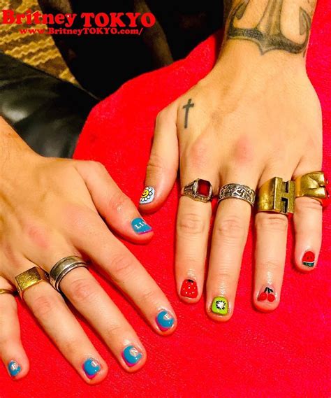 Harry Styles's Manicurist Reveals the 9 Nail Polish He Goes Through