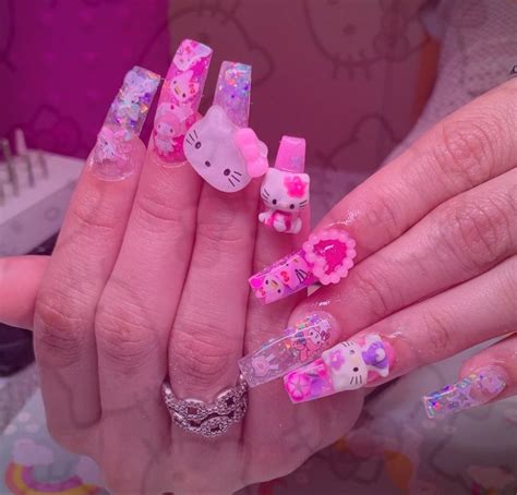 Pin by 𝐷𝑟𝑎𝑘𝑒 on aesthetics in 2020 Hello kitty nails, Cat nails