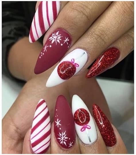 Nails Almond Navidad: The Perfect Nail Art For Christmas 2023
