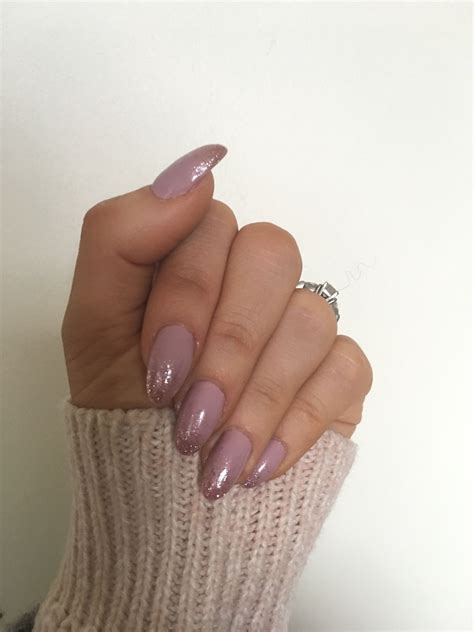 Nails Almond Rose Gold: A Trendy And Elegant Look