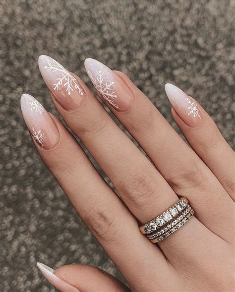 The Almond Nails For Winter 2023