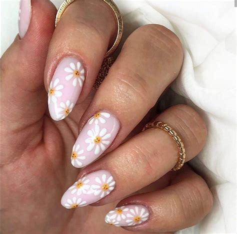101 Cute Flower Nail Designs that're too attractive to handle
