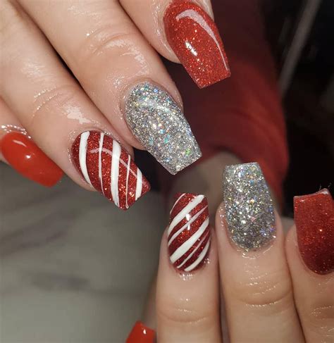 Simple Christmas nails Christmas nails, Christmas nails easy, Holiday