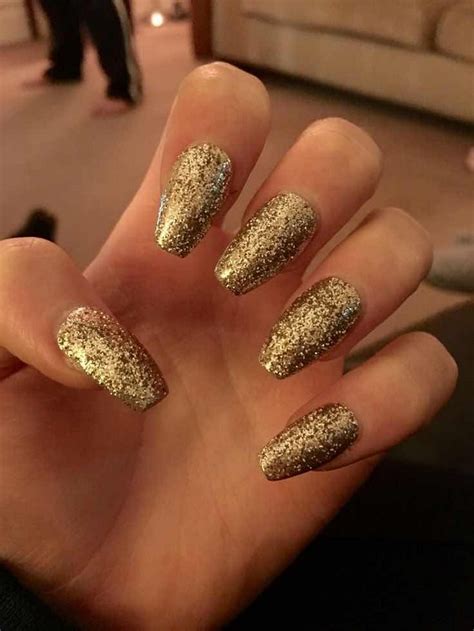 Nails Glitter Dorado: Add Some Sparkle To Your Manicure!