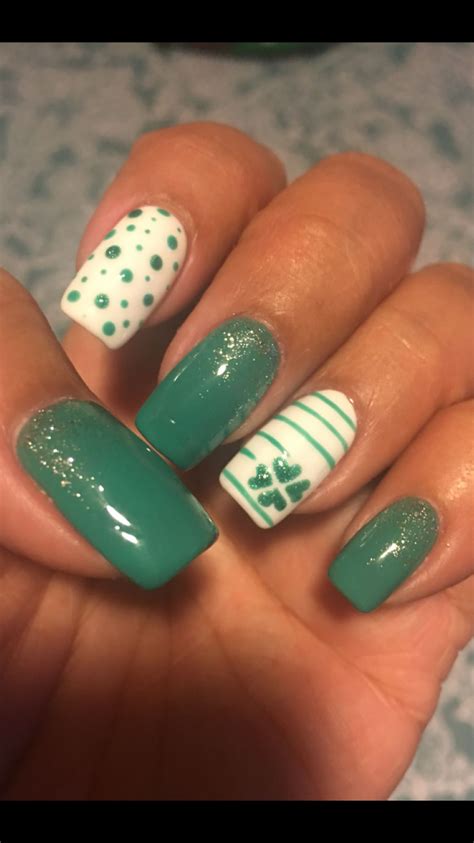 Nails Short March: The Latest Trend In Nail Art