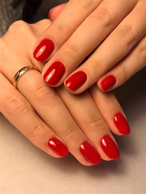 Nails Short Red: The Trendy Look For 2023