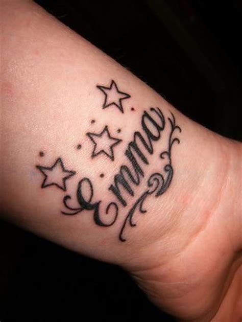 35 Stunning Name Wrist Tattoo Designs