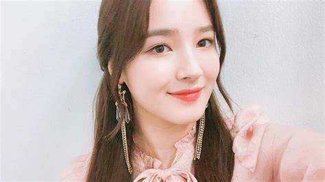 Nancy Momoland Biodata