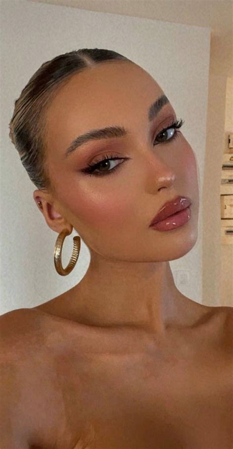 Natural Glam Prom Makeup