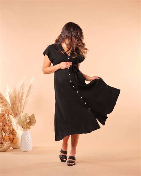 Navigating First Impressions Dress Store