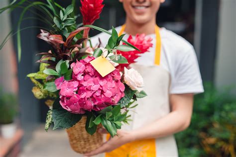 Navigating Your Options: Types of Flower Delivery Services
