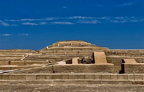 Pirámides de Cahuachi en Nazca