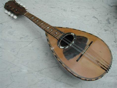 Neapolitan music instruments