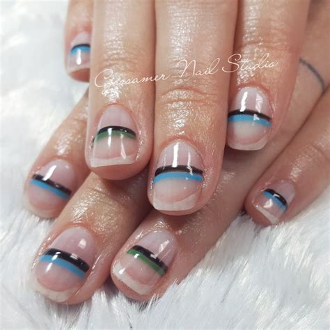 Negative Space in Shellac Nails 2024