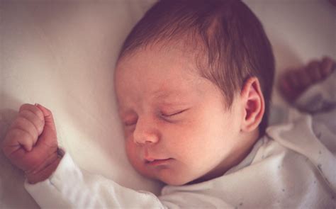 Sviluppo del neonato, il controllo della testa Nostrofiglio.it