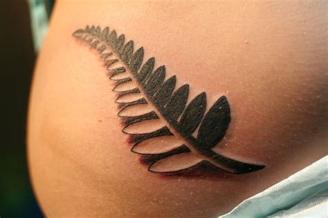 NZ Silver fern tattoo design with sharp leaves