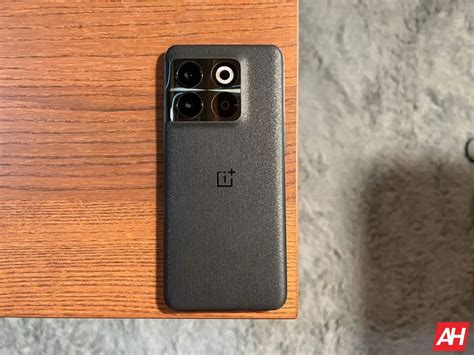 New update brings camera improvements and various fixes to the OnePlus 10T