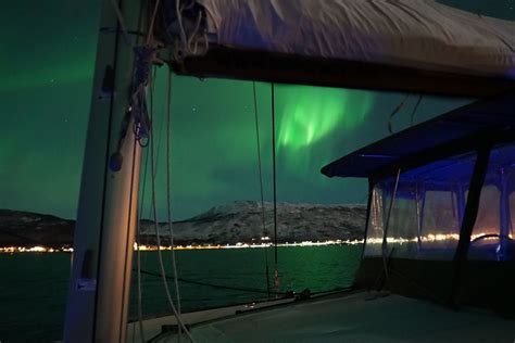 Review: Late Night Sailing – Hunting the Northern Lights on the Open Water