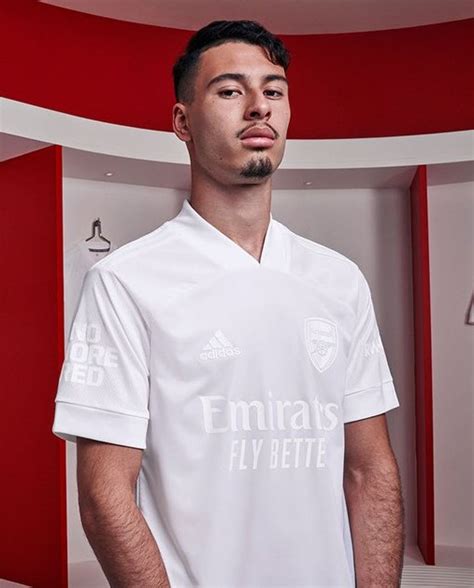 Nottingham Forest Arsenal Kit