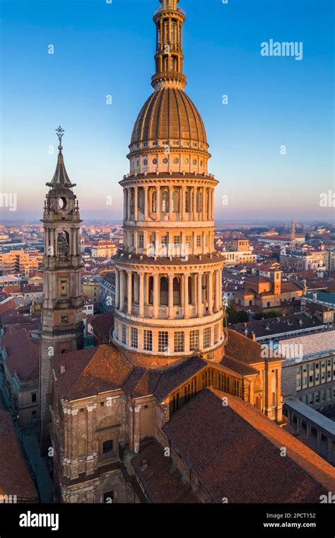 Novara transportation