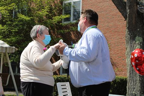 Nursing Home Volunteer Work