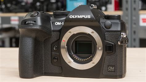 OM System OM-1: design