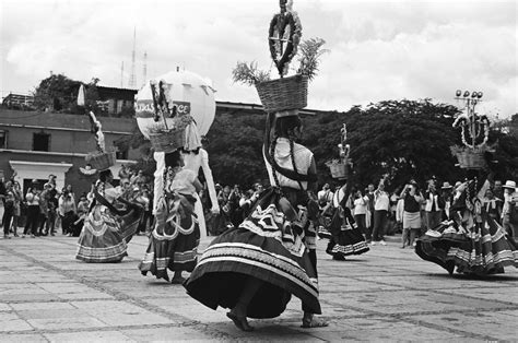 Oaxaca street performance