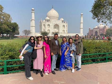 Official Tour Guide Taj Mahal
