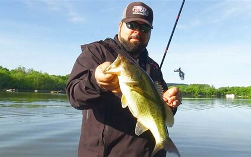 Ohio River Bass Fishing
