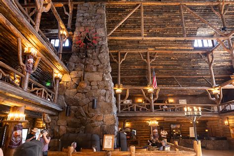 Old Faithful Inn Yellowstone