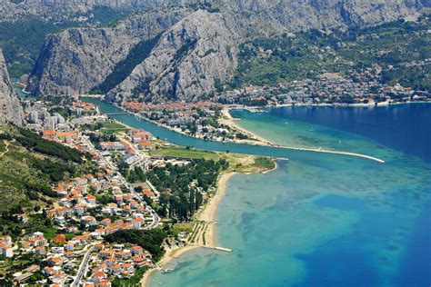 Omis Harbor