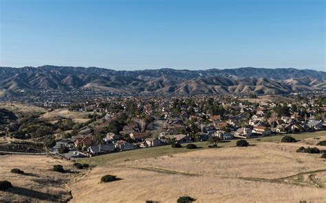 Experience Unparalleled Property Management Services with On The Block in Beautiful Simi Valley!