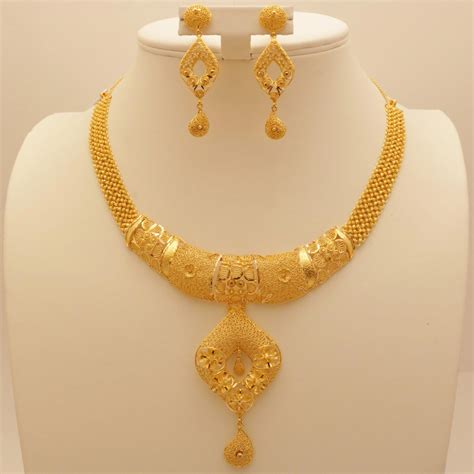 Online fashion jewelry is very affordable