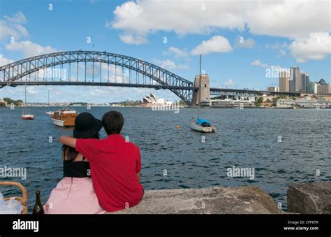 Opera House Couple Date