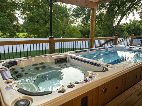 Optimal temperature range for hot tubs