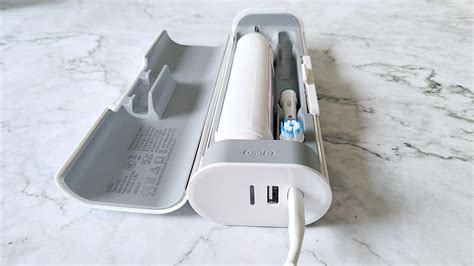 Oral-B Genius X Travel Case Charger easy to clean