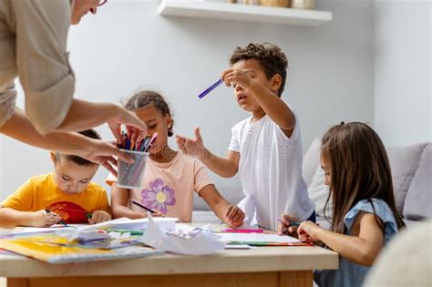 Organizing a Coloring Session for a Group