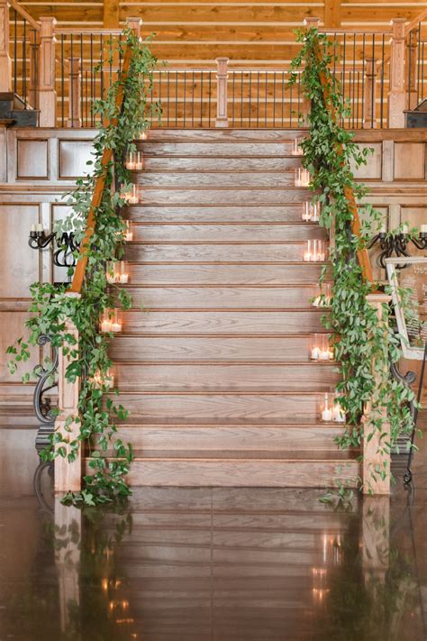 Outdoor Stair Decoration For A Dreamy Wedding