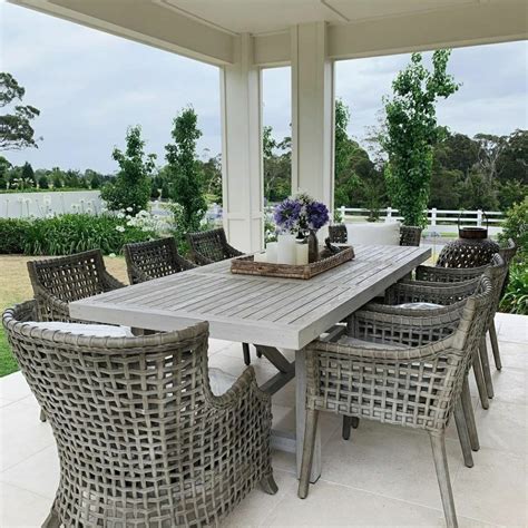 Outdoor Dining Setting Details
